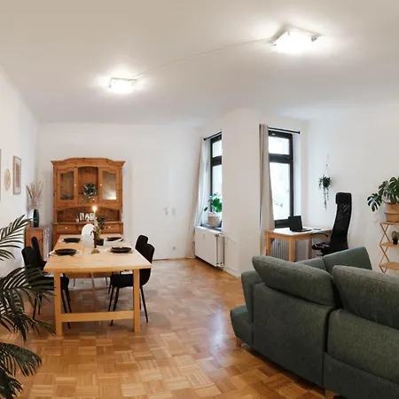 Apartment Central, Cozy & Family-friendly In *