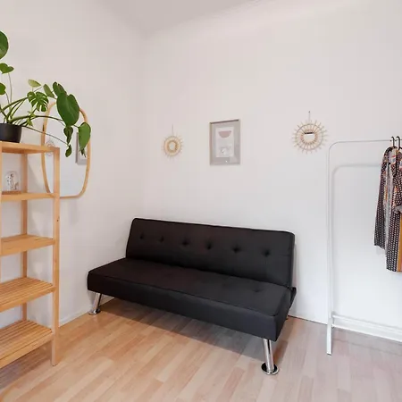 Central, Cozy & Family-friendly In Apartment *