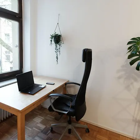 Central, Cozy & Family-friendly In Apartment *